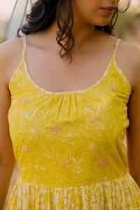 Robe longue indienne en coton imprimé fleuri fait à la main tenue de fête pour femme élégante avec taille naturelle vente de cadeau de mariée personnalisée - Product Image 3