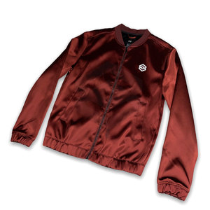 Chaqueta Bomber de satén Elevate Urban Fashion With A Bold Satin Bomber Jacket a la venta - Product Image 1