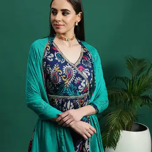 Colección Étnica Exclusiva de Diseñador para Mujer, Traje de Fiesta Azul con Bordado, Anarkali de Poliéster para Verano, Kurta, Pantalón y Dupatta - Product Image 1