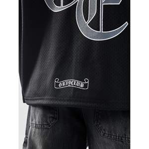 ชุดกีฬาโครมฮาร์ทส์สำหรับเยาวชน เสื้อเจอร์ซีย์และกางเกงขาสั้น ผ้าโพลีเอสเตอร์ระบายอากาศดี  เทคนิคการพิมพ์แบบซับลิเมชั่น เหมาะสำหรับฟุตบอลโดยเฉพาะ - Product Image 4