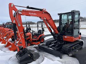 Mini-excavatrice KX040-5 noire avec godet de 0,02 m et moment de charge élevé à vendre - Product Image 1