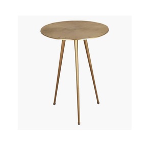 Mesa de Centro de Hierro de Diseño Moderno y Lujoso para Decoración de Interiores de Casa, Villa u Hotel, Ecológica y Hecha a Mano, Ideal para Bar - Product Image 1