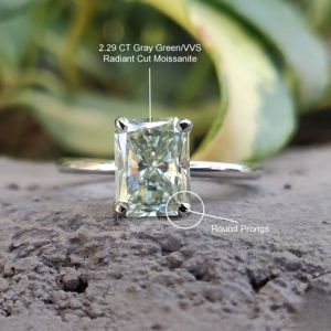 Solitario Solo Radiant Cut Lab Grown Diamond Anillo de bodas 10kt Oro sólido Clásico para fiesta IGI Certified Bridal Set Prongs - Product Image 5