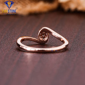 Lab-Stone Party Wear Bague en diamant 0.07 TDW Diamant taille ronde Or rose 18kt Couleur EF-VS - Product Image 4