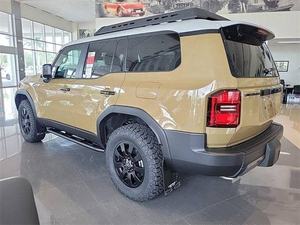 Neuf / Occasion 2025 TOYOTA LAND CRUISER PRADO Caméra arrière 360° Capacité de charge 31-40T Émissions Diesel / Essence Automatique - Product Image 4