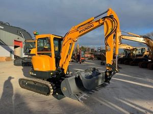 Livraison gratuite Mini pelle 2.5 tonnes CE EURO 5 EPA Kubota Engine Bagger Petite pelle sur chenilles 1 tonne 2 pelleteuses domestiques. - Product Image 3