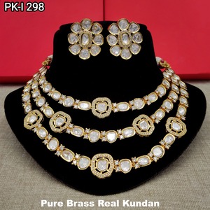 ชุดเครื่องประดับเจ้าสาว Kundan ทำจากทองเหลืองแฟชั่นสำหรับผู้หญิงพร้อมสร้อยคอและต่างหูแบบโบราณประดับเพชรแนวอเมริกัน - Product Image 4