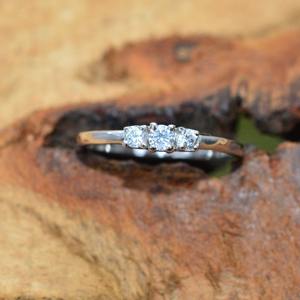 Anillo de topacio blanco, piedra preciosa de Plata de Ley 925, joyería elegante hecha a mano - Product Image 1