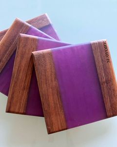 Juego de Posavasos de Resina Epoxi y Madera Modernos, Hechos a Mano, Ecológicos y Personalizables de Calidad MIGHT con Diseño Cuadrado Decorativo con Efecto Océano - Product Image 4