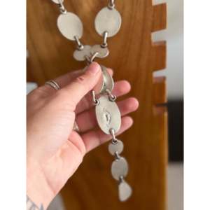 Collar Lariat de Plata de Ley y Turquesa con Cuentas Finas de Darrin Livingston Kingman - Product Image 5