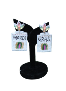 Pendientes de cuentas verdes hechos a mano, ligeros y cómodos, para el Día de San Patricio, joyería personalizada para festivales - Product Image 4