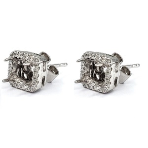 Boucles d'oreilles clous semi-montées en or blanc massif 18 carats de haute qualité, avec diamants véritables taille brillant et sertissage griffe, pour fiançailles élégantes - Product Image 1