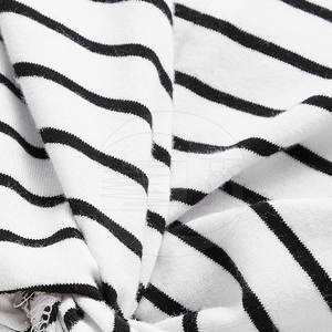 Camiseta corta informal para mujer al mejor precio Lona transpirable de secado rápido con logotipo personalizado y diseño Impresión digital - Product Image 6