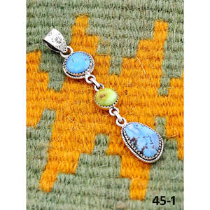 Pendentif en turquoise fait main du sud-ouest avec incrustation de Palomino Golden Hill et monture en argent sterling - Product Image 3