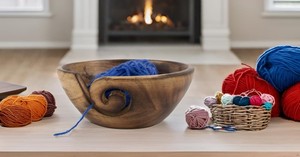 Cuenco de hilo de madera para tejer, suministros de ganchillo, organizador de soporte, cuenco de tejer de palisandro hecho a mano con remolinos tallados, cuenco de almacenamiento de hilo - Product Image 3