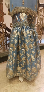 Robe de soirée Gharara Salwar Kameez en soie satinée indienne et pakistanaise, avec broderies lourdes, tendance 2022, très vendue - Product Image 5