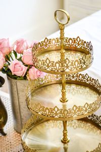 Supports à plusieurs niveaux de célébrations islamiques en or luxueux dans des finitions classiques noires et blanches immaculées en métal durable - Product Image 4