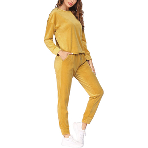 Ensemble de vêtements de sport en velours d'hiver décontracté pour femmes taille XS sweats à capuche imprimés solides avec pantalon élastique et hauts longs Offres Spéciales - Product Image 3