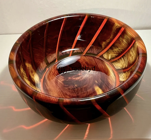 Bol en résine coloré idéal pour les cuisines dynamiques Décor unique et affichage moderne par Tradebyd - Product Image 1