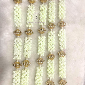 มาลัยโมกราแบบดั้งเดิมของนักออกแบบระดับพรีเมี่ยมพร้อมลูกปัดสีทองและต้องทำพวงมาลัยดอกไม้ประดิษฐ์สำหรับตกแต่งบ้านและงานแต่งงาน - Product Image 5