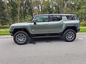 En Venta: Nuevo Vehículo Eléctrico G M C Hummer SUV de 830 Caballos de Fuerza - Product Image 3