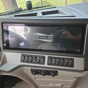 Vehículo de turismo Clase A de lujo de 35 pies con suspensión avanzada, generador y sistema de agua - Product Image 6