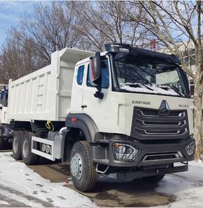 Camion de transport HOWO robuste prêt pour une livraison rapide avec moteur puissant, configuration multi-essieux, grande caisse de chargement - Product Image 5