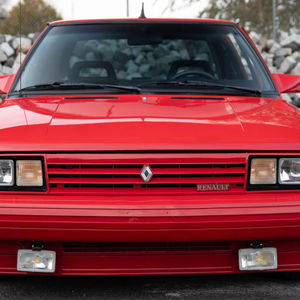 Renault Alliance GTA 1987 d'occasion en bon état, coupé manuel 5 vitesses, quasi-d'origine, sans réserve, modèle unique et rare, disponible exclusivement pendant une année. - Product Image 1