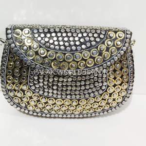 Embrayage en laiton de haute qualité avec incrustation de mop et agate ornée sur le dessus au meilleur prix de Falak World Export - Product Image 6