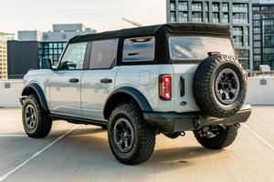 LUXURY RIDE 2021 Bronco Badlands 2.7L EcoBoost V6 4WD Paquete Lux - Product Image 6