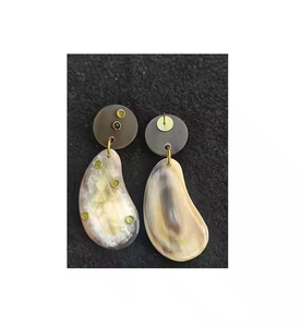 Pendientes de cuerno de búfalo de nuevo diseño para mujer a precio mayorista de La India hechos a mano por Artesanías de media luna - Product Image 2