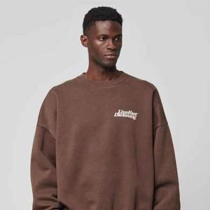 Fabricant de pull en tricot surdimensionné personnalisé Streetwear mignon Pull moelleux à col rond brodé pour hommes - Product Image 2