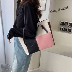 Sac à main TOTE en forme d'oreiller en PVC multicolores à motif de bonbons, beau et élégant, nouvellement importé pour femmes - Product Image 2