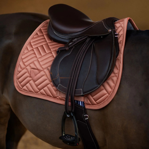 Venta al por mayor 2025 Premium English Horse Saddle Pad con forro suave transpirable Material duradero Cómodo ajuste oferta Saddle Pad - Product Image 3