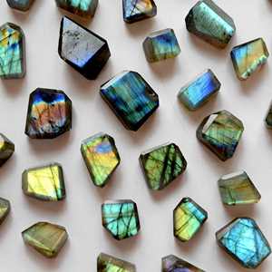 Pépites de Tumble à Facettes de Labradorite Naturelle Multi Feu Spectrolite Labradorite Cabochon Lâche Poli Fait à la Main GemstoneLot - Product Image 2