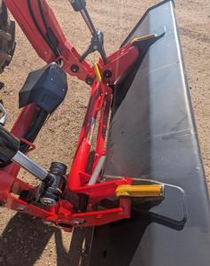 Tractor Agrícola Massey Ferguson 399 4WD Usado, Caja de Cambios Resistente, Motor Automático, Alemania, Venta en Línea Barata, Stock Disponible - Product Image 4