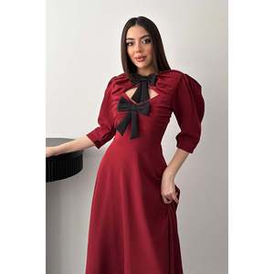 Vestido Largo Color Borgoña con Abertura Frontal y Detalle de Lazo - Borgoña - Product Image 3
