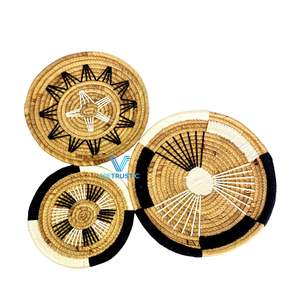 Assiette murale décorative en paille de jacinthe d'eau tissée Art Déco de source vietnamienne Vietrustic pour la décoration du salon - Product Image 2