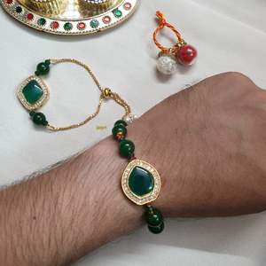 ชุดเครื่องประดับหินสีเขียวเข้ม Bhaiya Bhabhi rakhi - Product Image 2