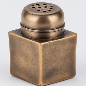 Molinillo de pimienta y coctelera de latón vintage con acabado de cobre pulido liso diseñado artesanalmente para interiores de comedor decorativos - Product Image 5