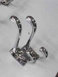 Crochet torsadé en fer forgé artisanal détail forgé à la main avec charme du vieux monde pour les cuisines et les couloirs - Product Image 6