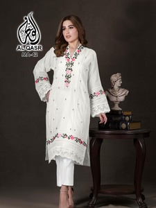 นักออกแบบล่าสุดการลําดับการเย็บปักถักร้อยเทียม Georgette ทํางานชุด Salwar โดย Fab Zone - Product Image 2
