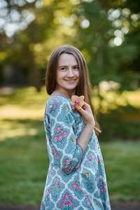 Vestido Floral Bohemio Breeze, Estampado a Mano con Bloques, Rosa Azul, Algodón - Product Image 4