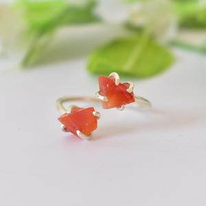 Anillo ajustable de Plata de Ley 925 con piedra preciosa de cornalina en bruto Banda de piedra natal de agosto para mujer - Product Image 1