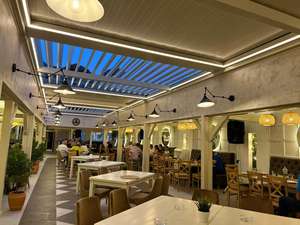 Pergola bioclimatique sur mesure avec un style moderne élégant pour les solutions d'ombrage extérieur  PERGOLA BIOCLIMATIQUE - Product Image 4