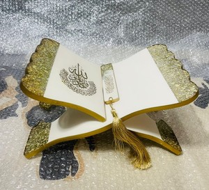 Résine Coran Rehal Titulaire À La Main Personnalisé Livre Stand Rose Pétales Conception Artisan Artisanat Amour Thème Personnalisable Taille Couleur - Product Image 3