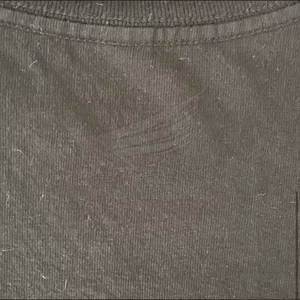 T-shirt décontracté en coton 100% durable, confortable et respirant, avec impression en relief de haute qualité, en vente en ligne - Product Image 5