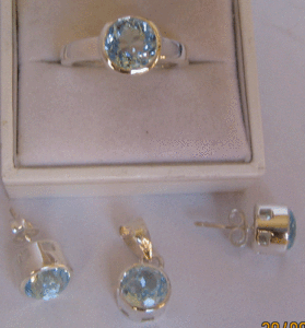 Conjunto de Joyería Fina Shah Gems de Plata de Ley 925 con Topacio Azul Cielo Natural y Perla Chapada en Oro para Mujer, Ideal para Fiestas y Bodas - Product Image 1