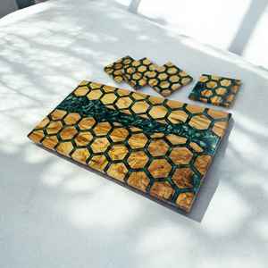 Planche à découper en résine époxy en bois d'olivier de luxe faite à la main en bois naturel, taille et couleur personnalisées pour la cuisine et la salle à manger - Product Image 6