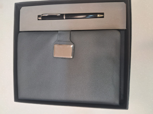 Set de Regalo Empresarial Personalizado con Cuaderno A5 de Cuero PU Negro, Bolígrafo y Caja Hecha a Mano con Logotipo Personalizado para Regalos de Graduación y Año Nuevo - Product Image 3